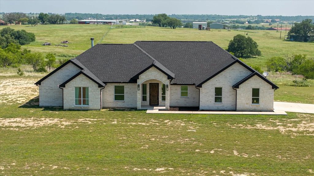 435 Cattle Drive, Stephenville