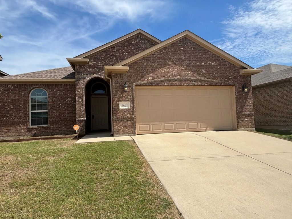 356 Emerald Creek Drive, Fort Worth