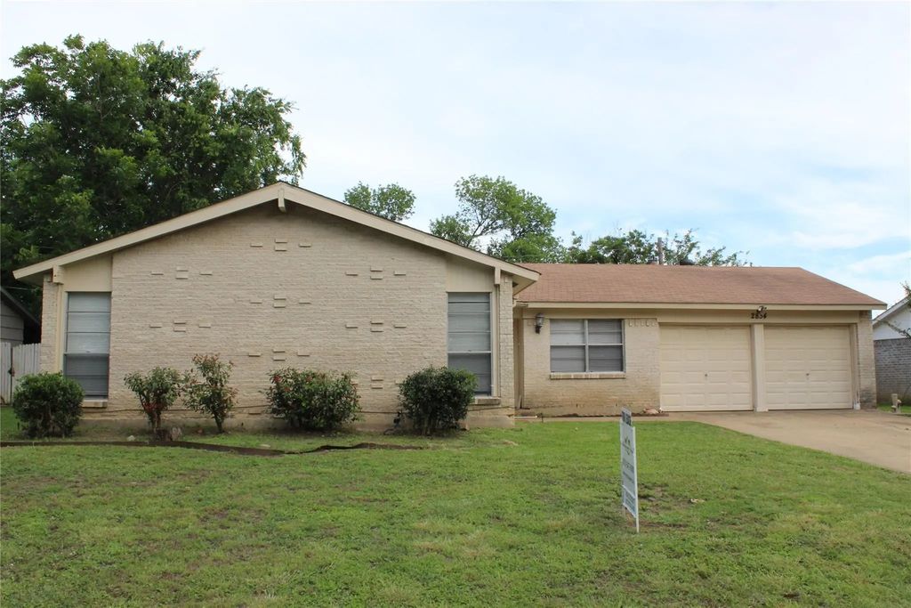 2834 Hollandale Lane, Farmers Branch