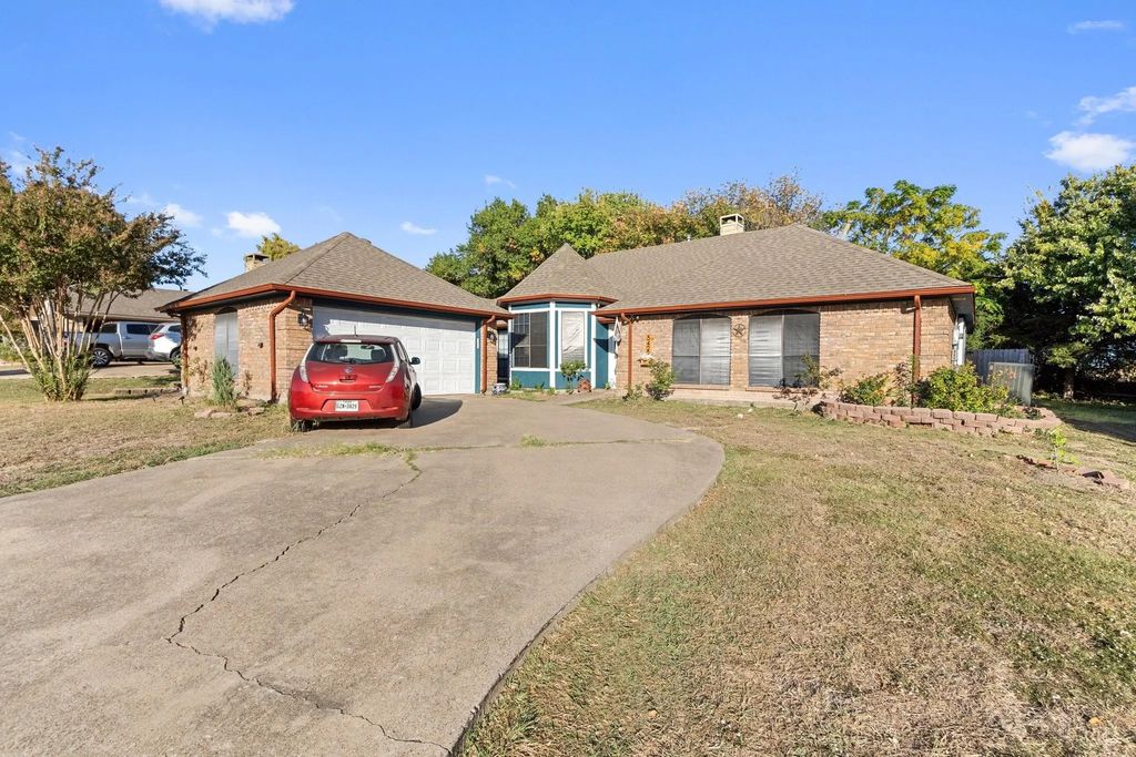 5422 Peninsula Way, Garland