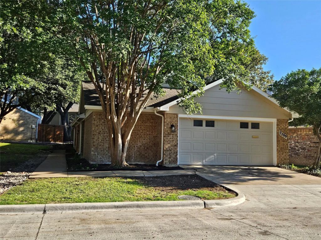 2709 Heather Glen Court, Carrollton