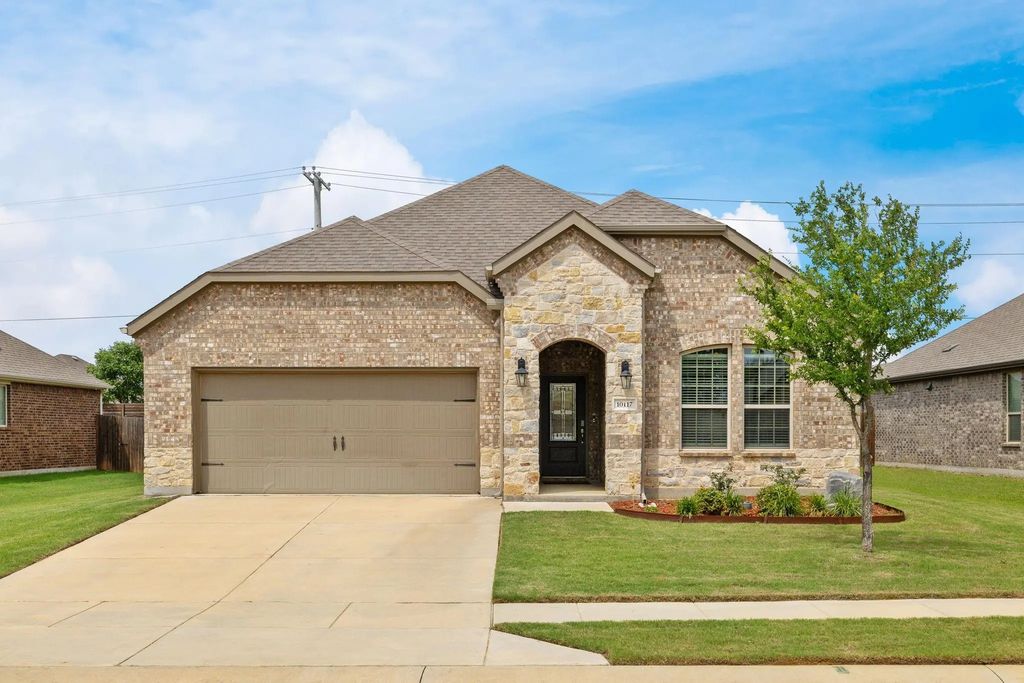 10117 Table Bluff Street, Aubrey