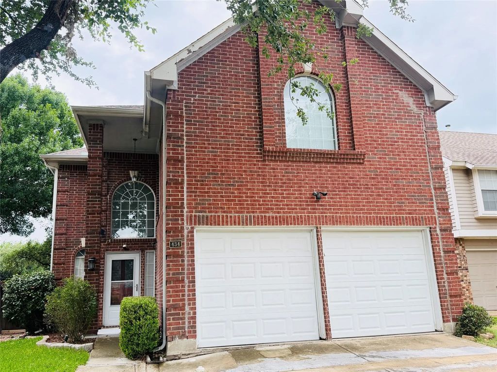 434 Moonlight Way, Irving