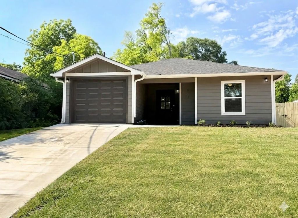 506 Jeanette Avenue, Gladewater
