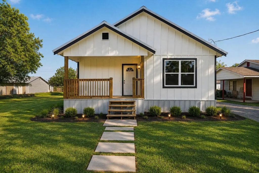 204 S Anderson Street, Bremond