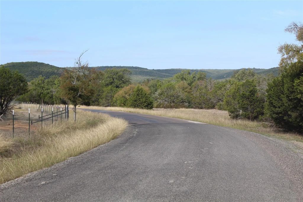 975 N. Lakeview Dr, Palo Pinto