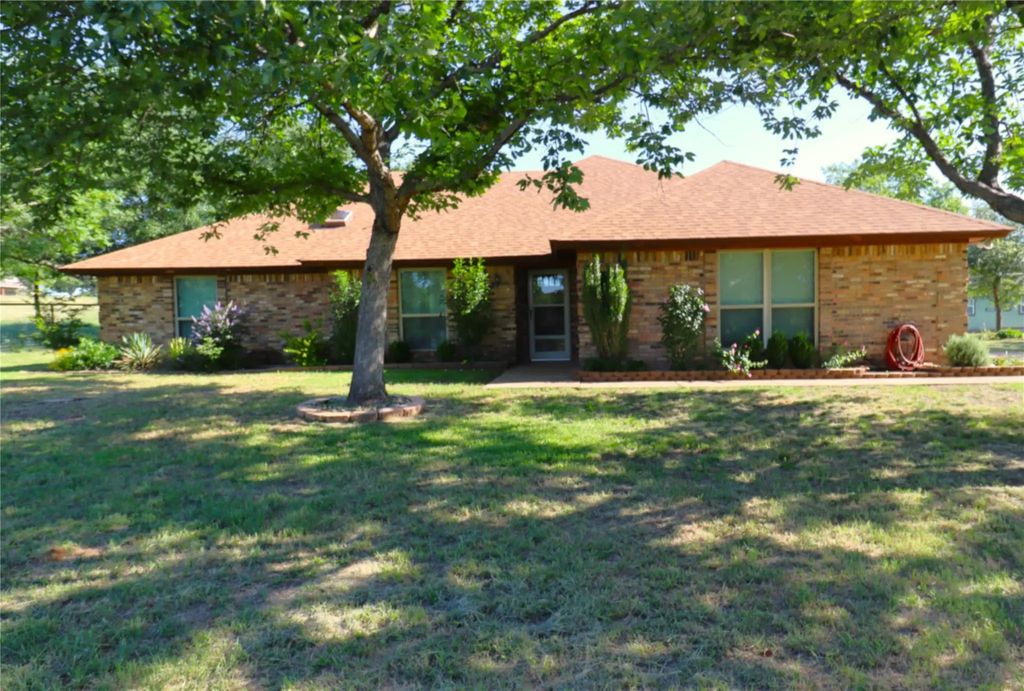215 Younger Ranch Road, Azle