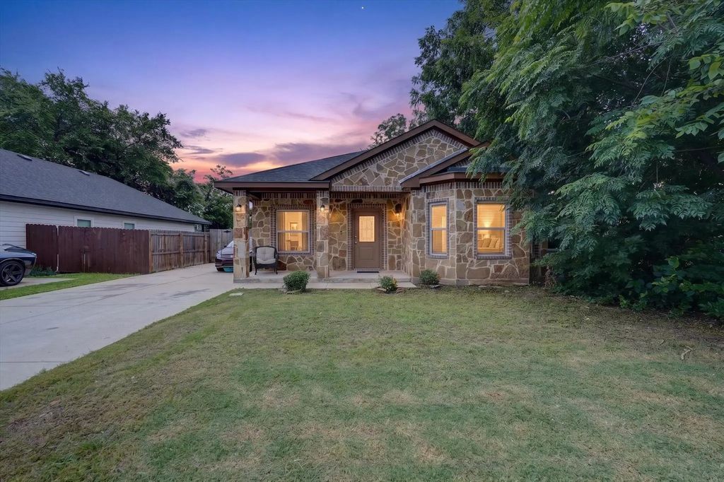 4552 Corregidor Street, Dallas