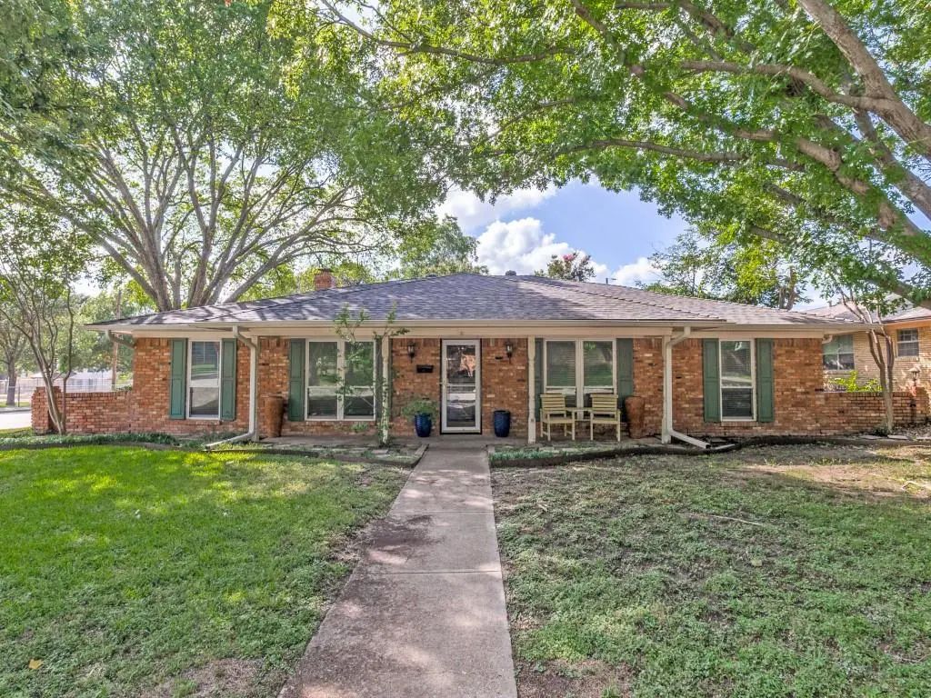 13607 Rolling Hills Lane, Dallas