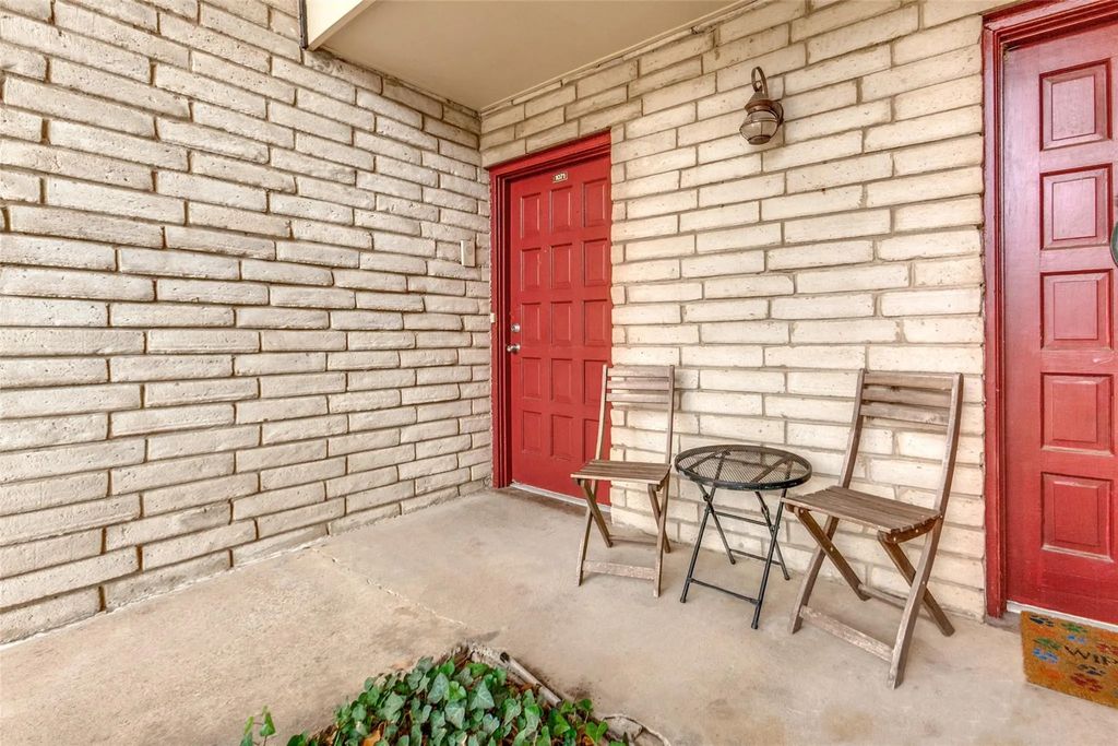 15926 Stillwood Street 1071, Dallas