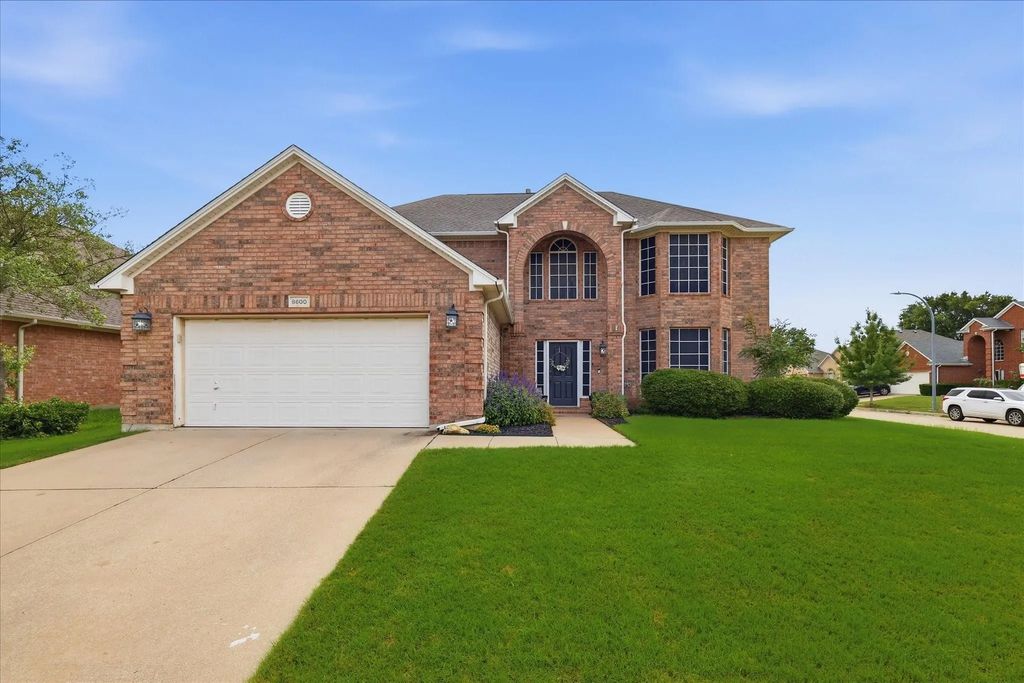 8600 Sterling Trace Circle, Fort Worth