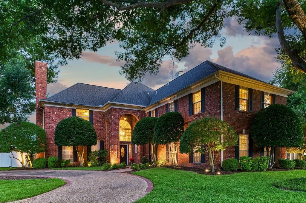 2610 Pinevalley Drive, Arlington