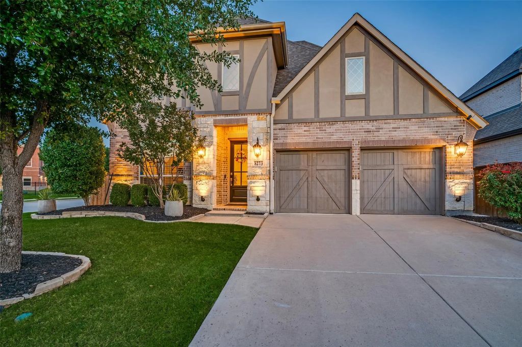 8273 Richmond, The Colony