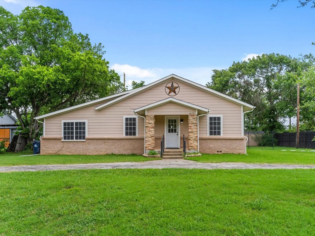 2673 S Bonnie Brae Street, Denton