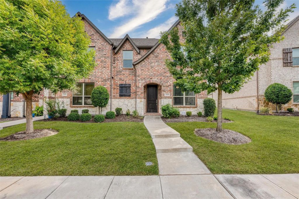 329 Carnaby Court, McKinney