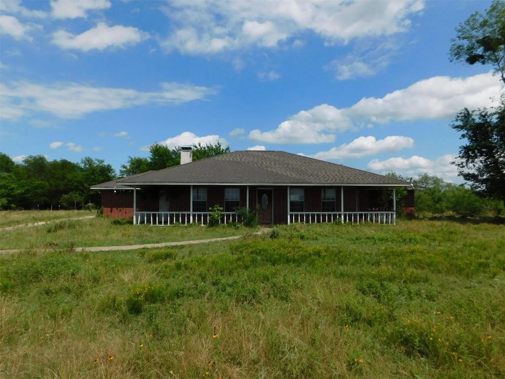 582 Fm 246, Wortham