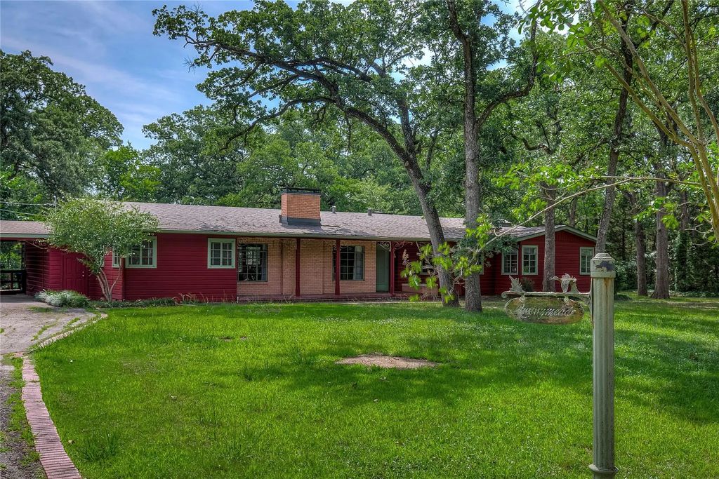 7 Oak Village Drive, Greenville
