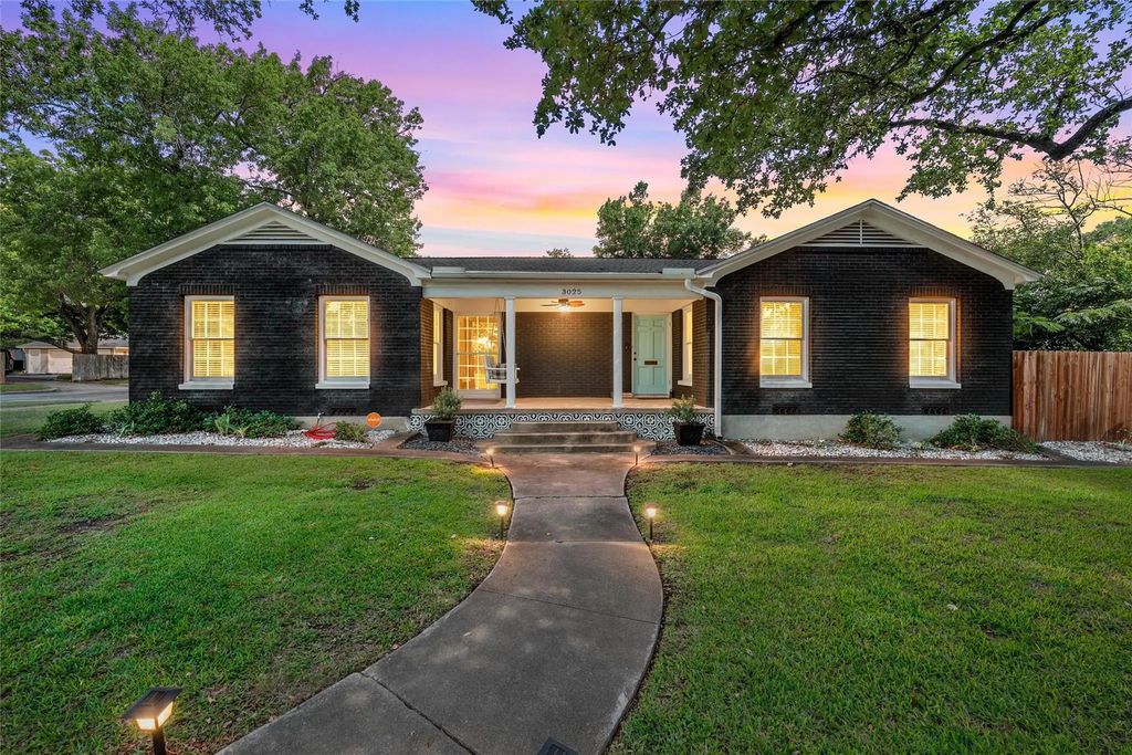 3025 Colcord Avenue, Waco