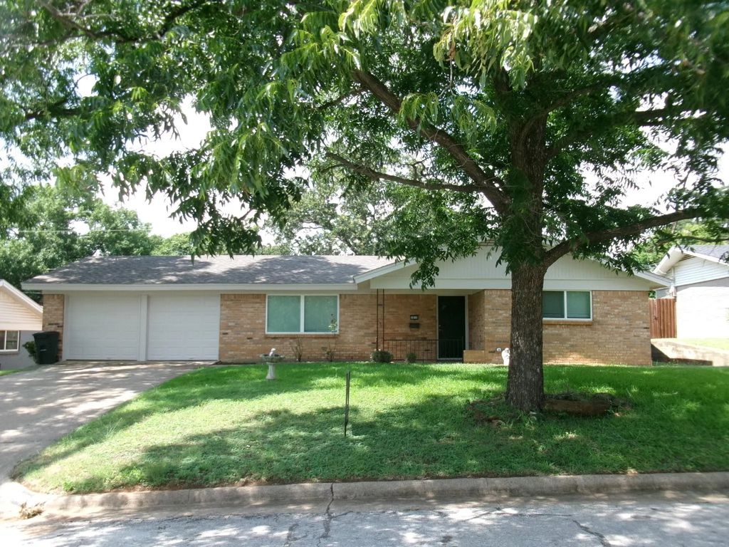 1610 Toplea Drive, Euless