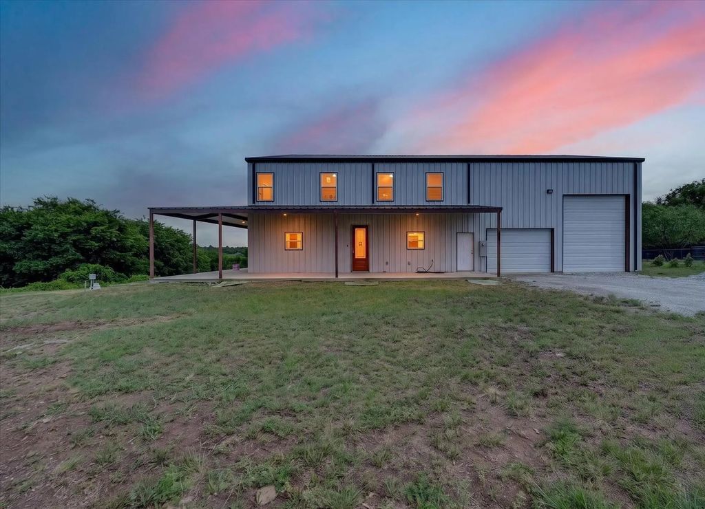 528 Hill County Road 4411, Grandview