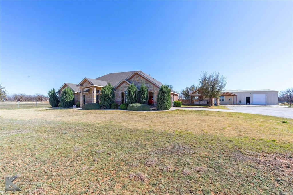 357 County Road 337, Tuscola