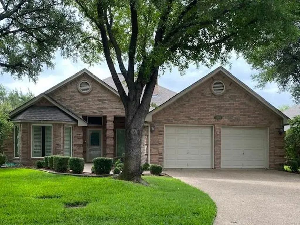 5969 River Bend Drive, Benbrook