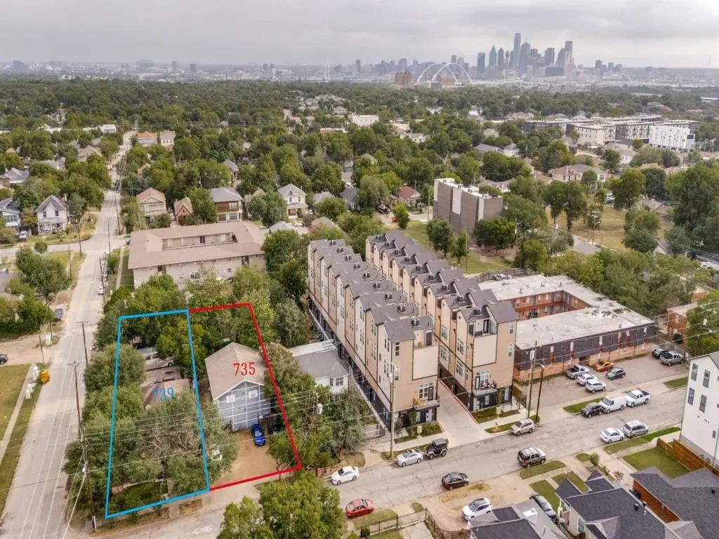 739 W 10th Street, Dallas