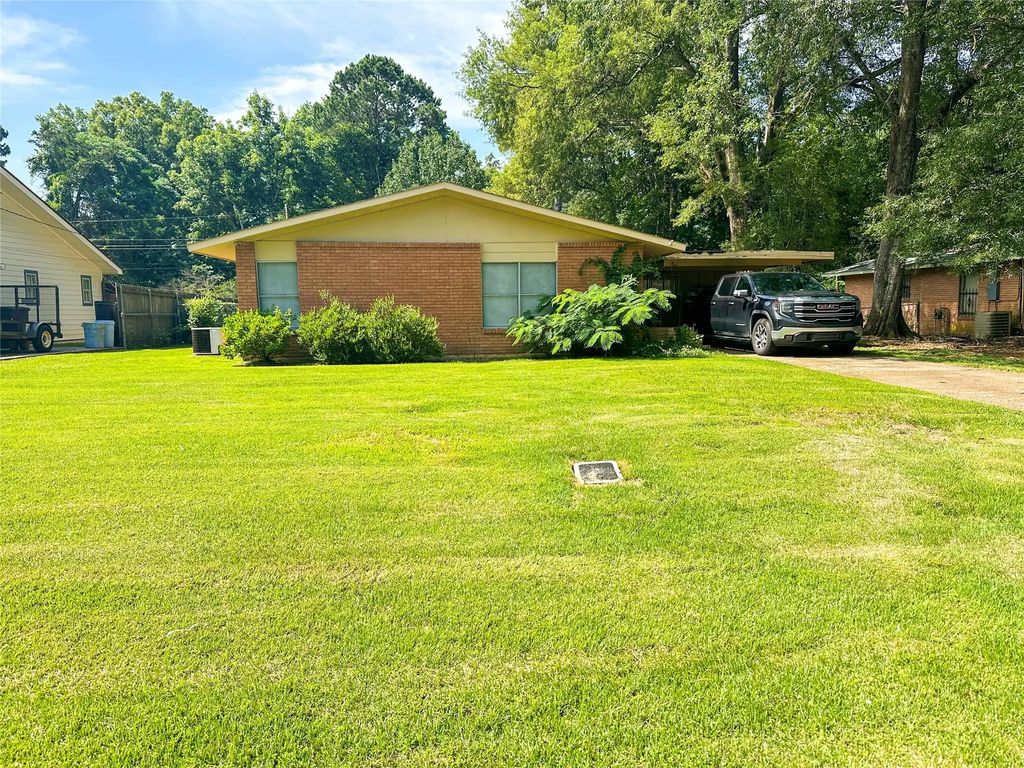 877 Willow Drive, Shreveport
