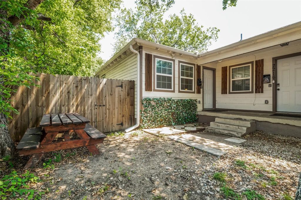 2214 Pine Street, Grand Prairie