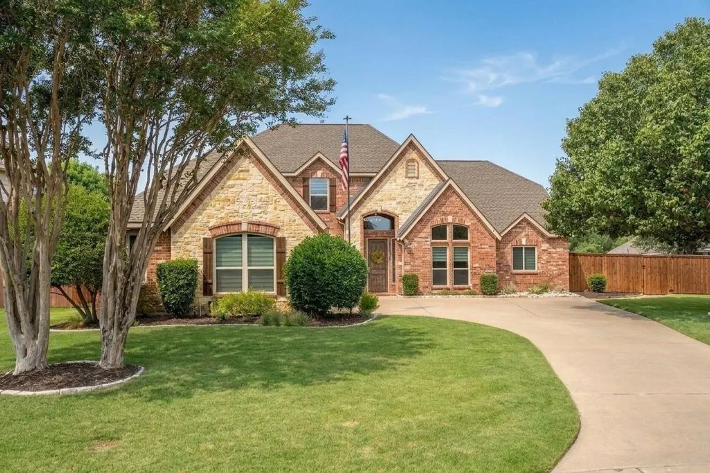 833 Shady Meadow Drive, Highland Village