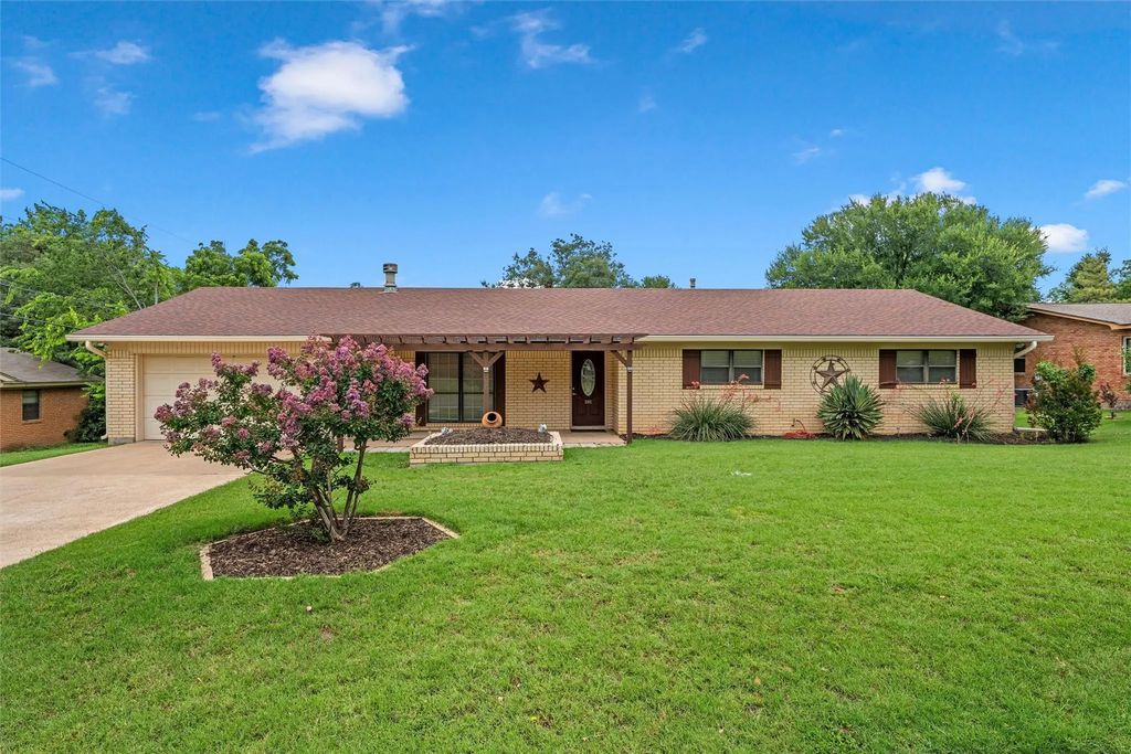 733 Arliss Drive, Woodway
