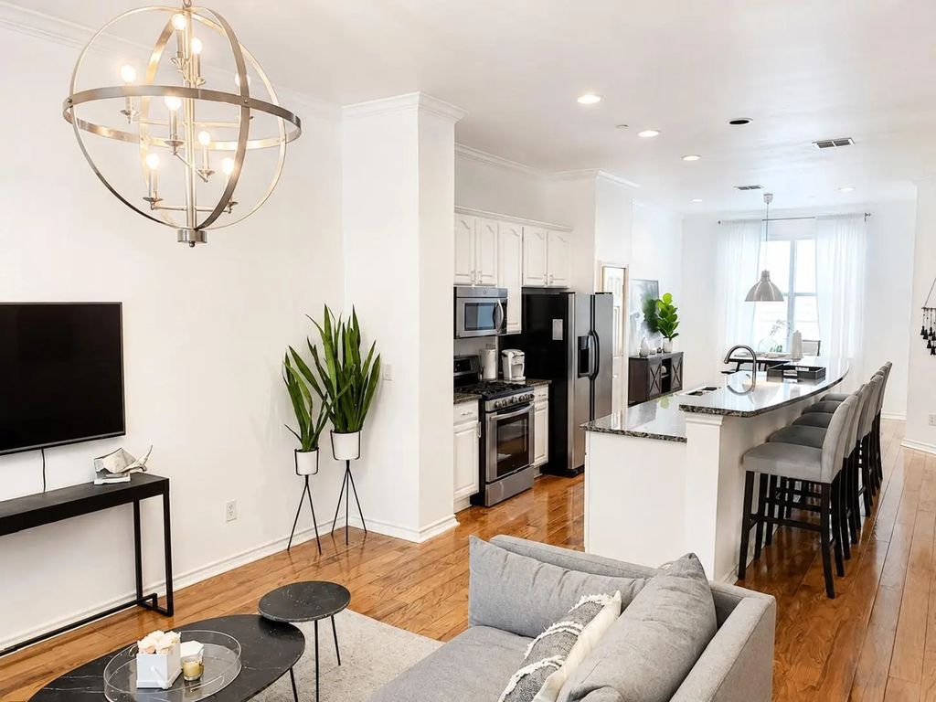 4121 Mckinney Avenue, Dallas
