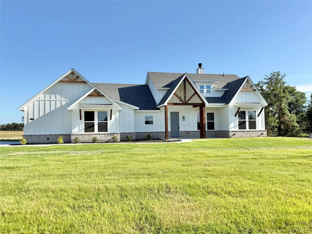 2000 Collin Street, Weatherford