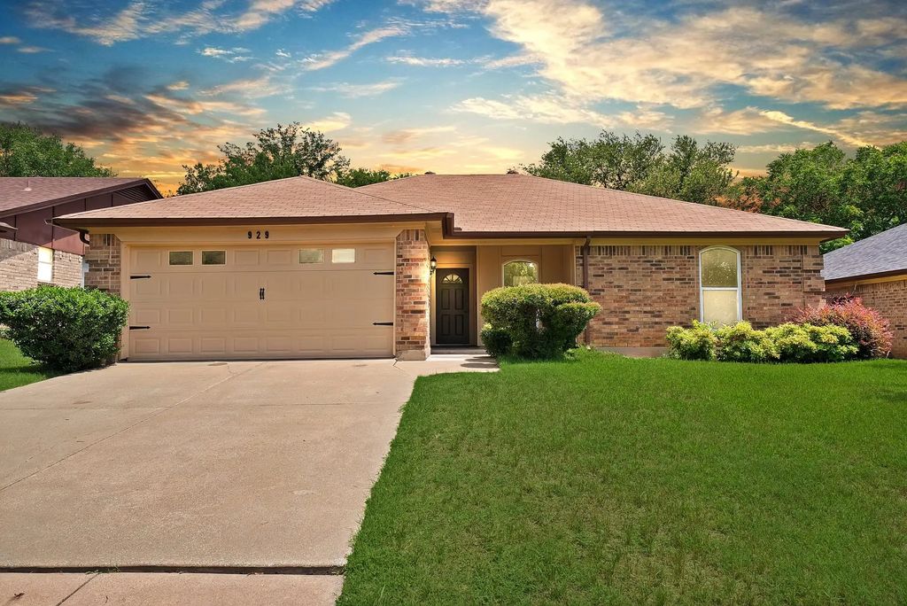 929 Thistle Ridge Lane, Arlington