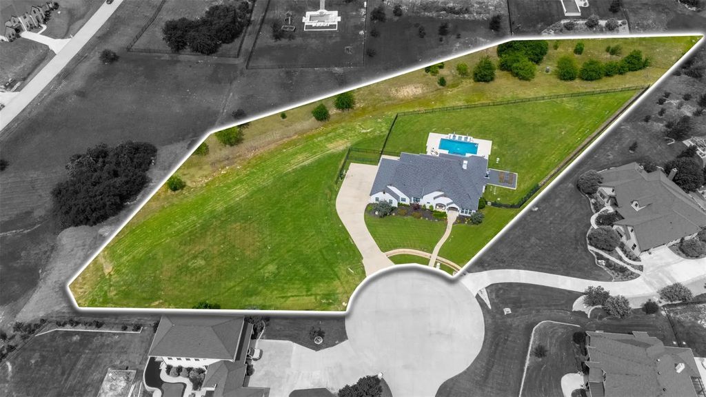 12150 Bella Parco Drive, Fort Worth