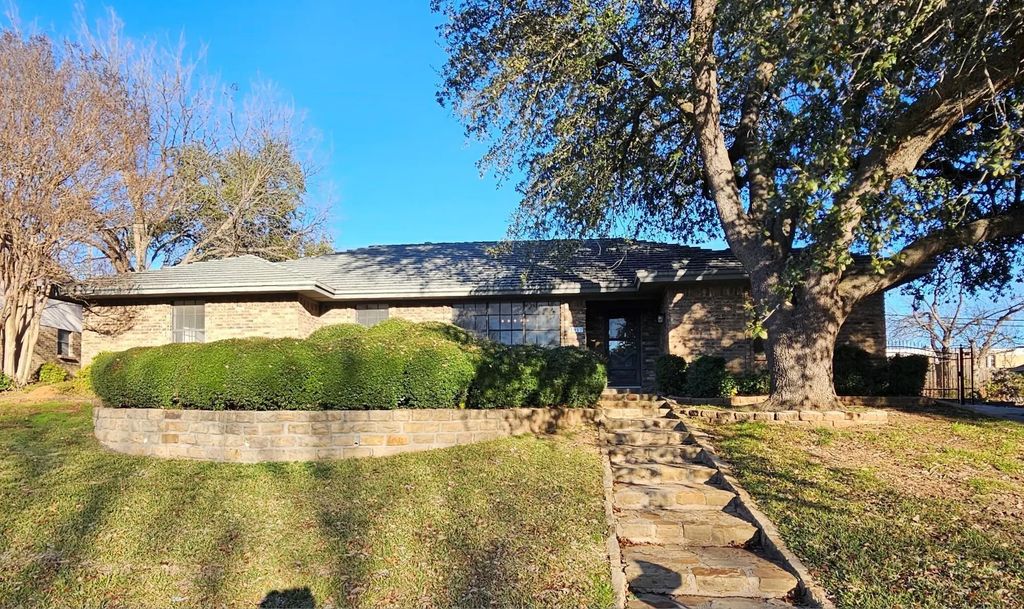 1817 Rhinevalley Drive, Arlington