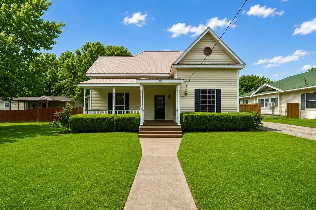 208 Frisco Street, Cumby
