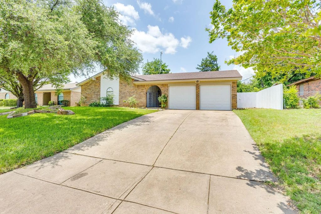 205 Scenic Drive, Aledo
