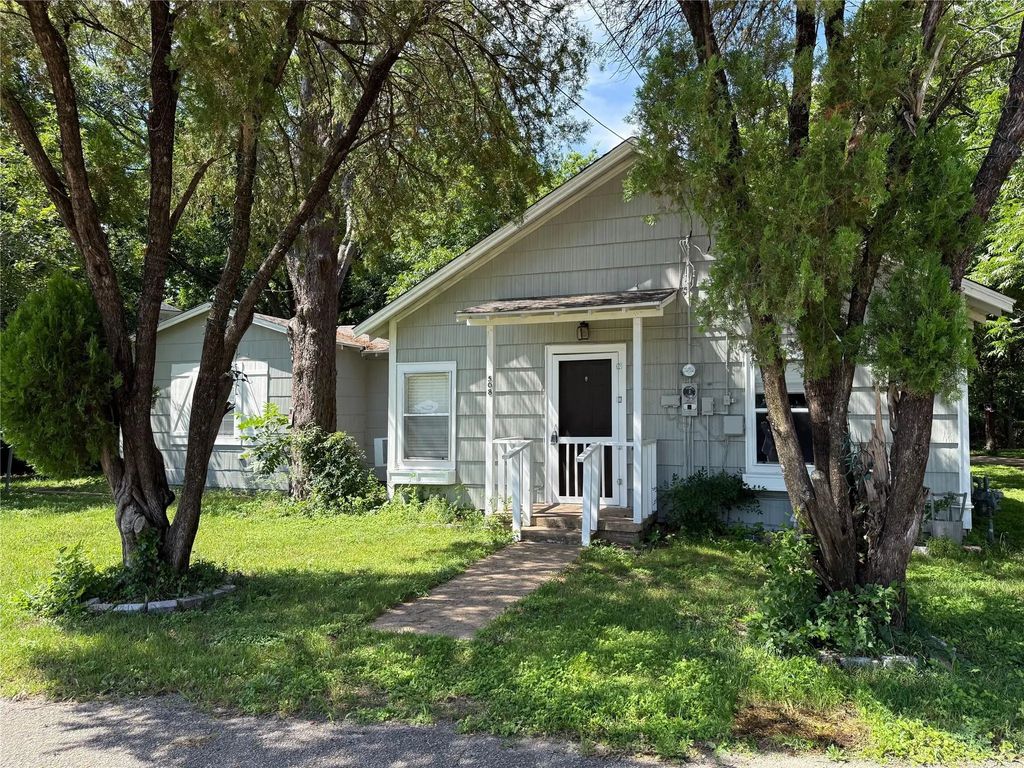 508 E Parks Avenue, Waxahachie