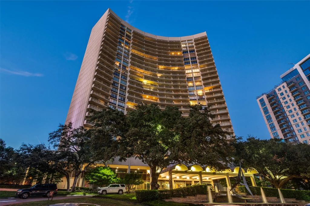 6211 W Northwest Highway 1004, Dallas