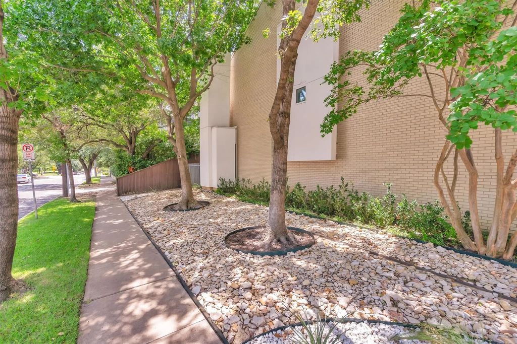 4125 Cole Avenue 2, Dallas
