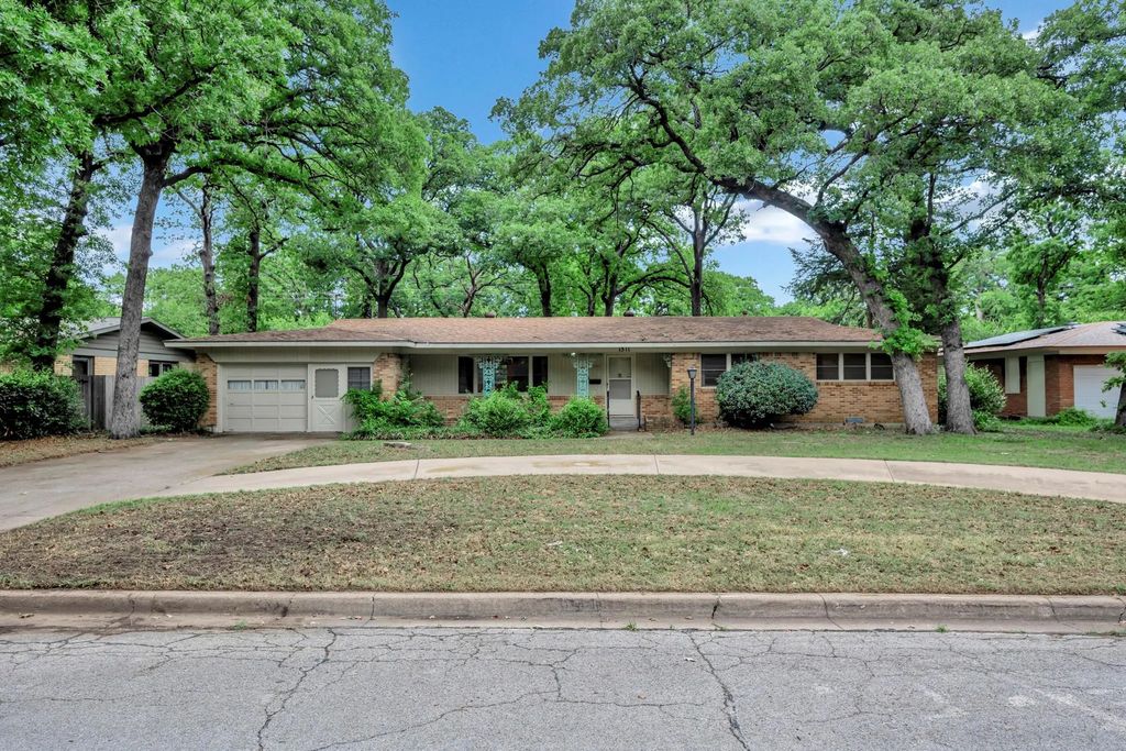 1511 Tulip Drive, Arlington