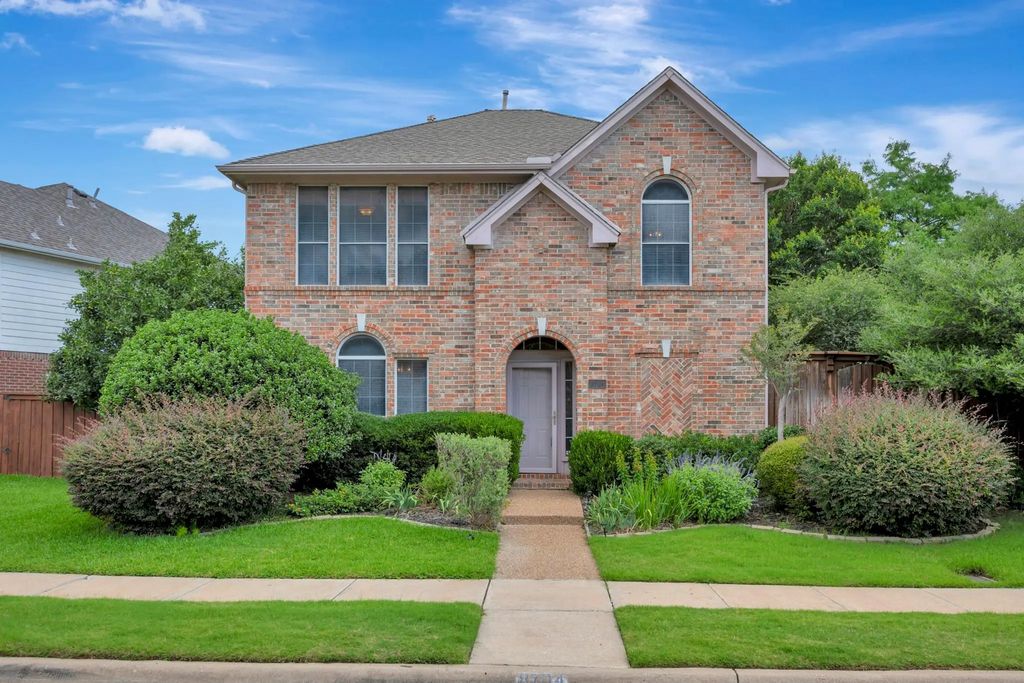 8704 Stonecrest Drive, Irving