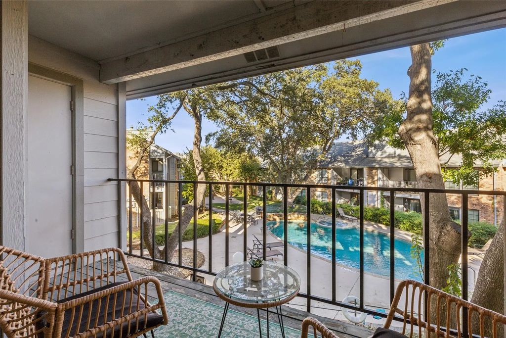 15151 Berry Trail 706, Dallas