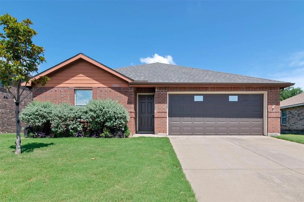 1200 First Street, Sanger
