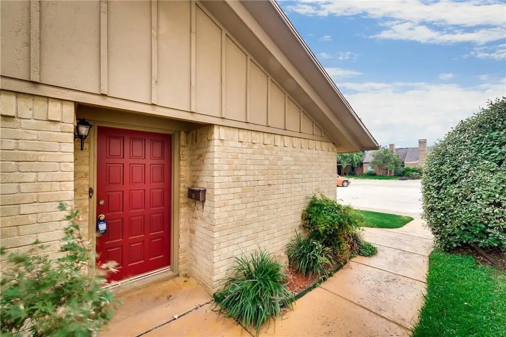 3407 Ambassador Row, Dalworthington Gardens