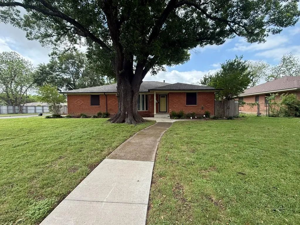 2424 Dorrington Drive, Dallas