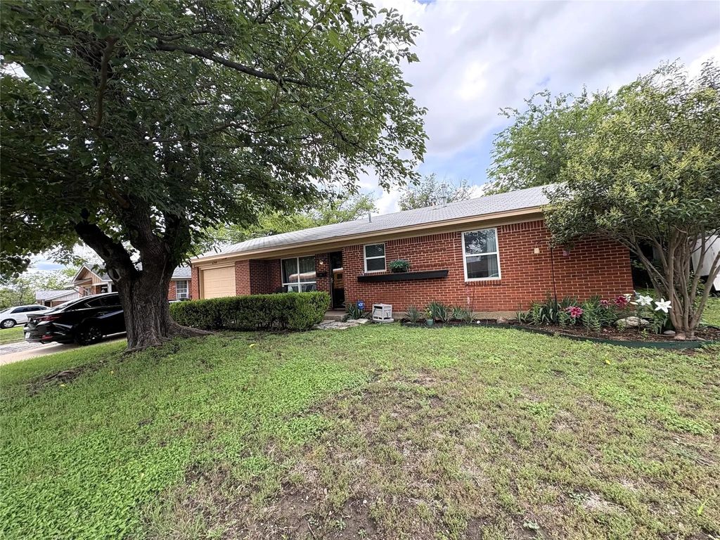 6208 Shadydell Drive, Fort Worth