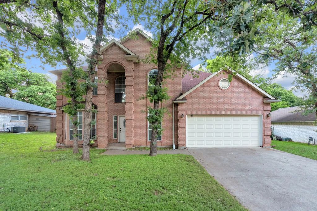 2119 Twin Elms Drive, Arlington