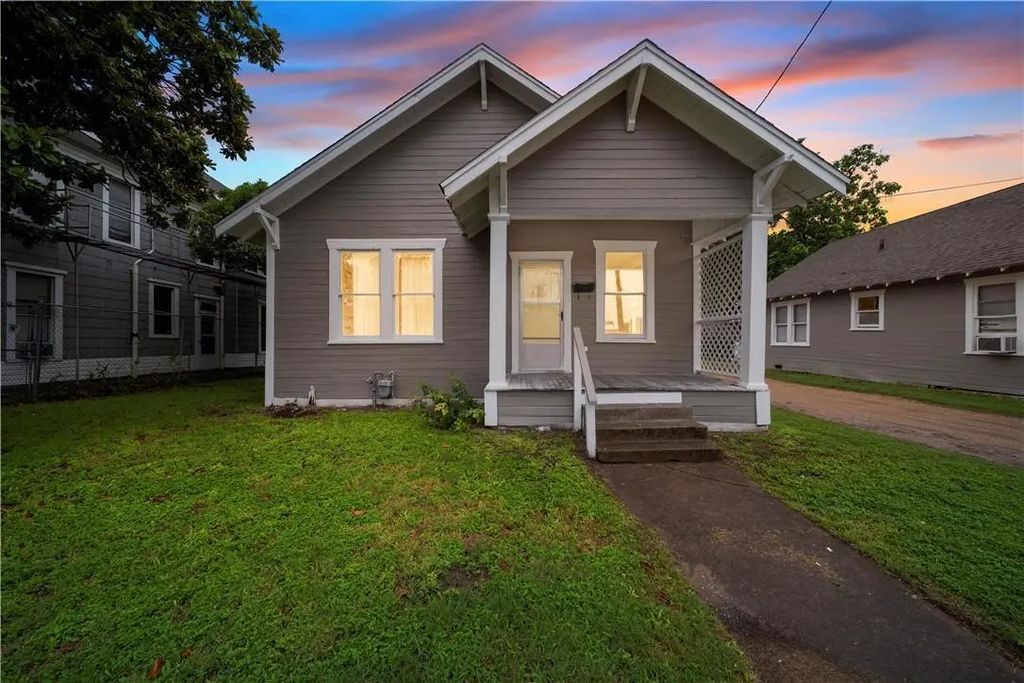 400 Live Oak Street, Marlin